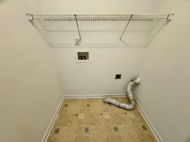 Building Photo - Savannah Chase - 2 weeks free off first fu...
