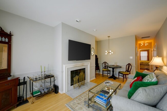 Building Photo - Turnkey Furnished 1 Bed Steps from the U.S. Capitol
