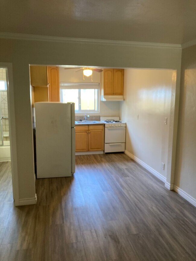 Building Photo - Studio in Pacific Beach Apartment Community