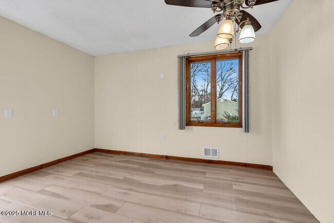 Building Photo - 1841 2nd Ave