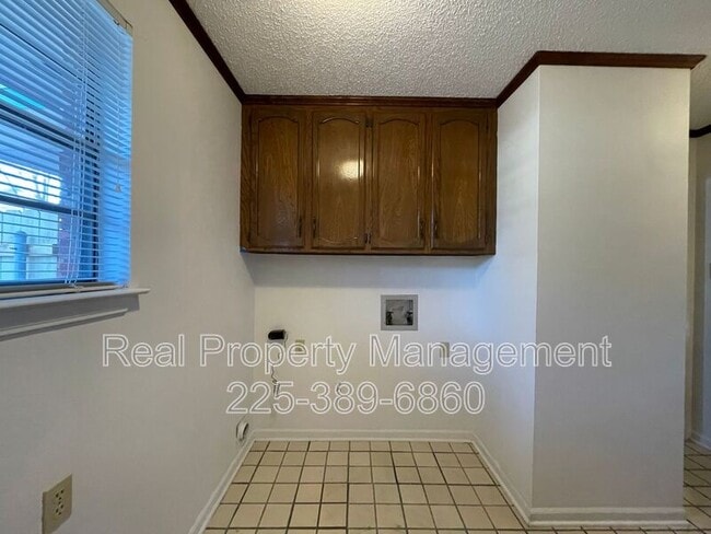 Building Photo - 6428 Chippendale Dr