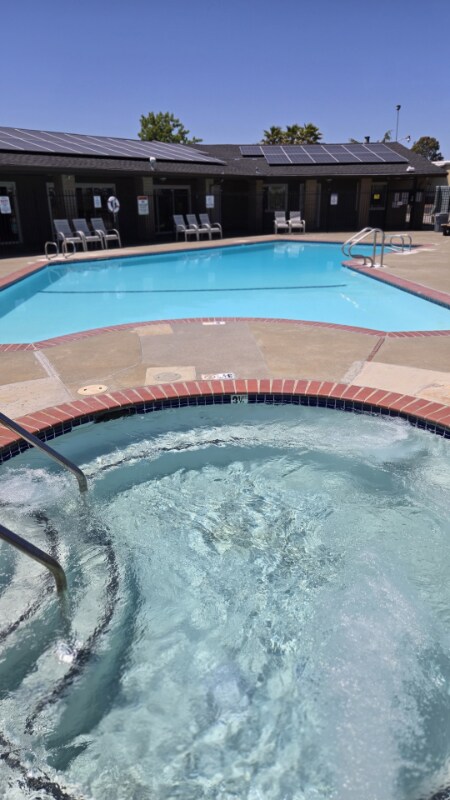 Building Photo - 2525 Flosden Rd