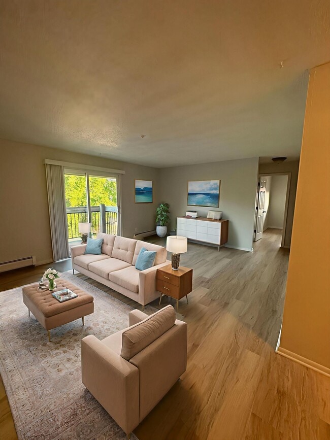 Building Photo - 2 Bed 1 Bath