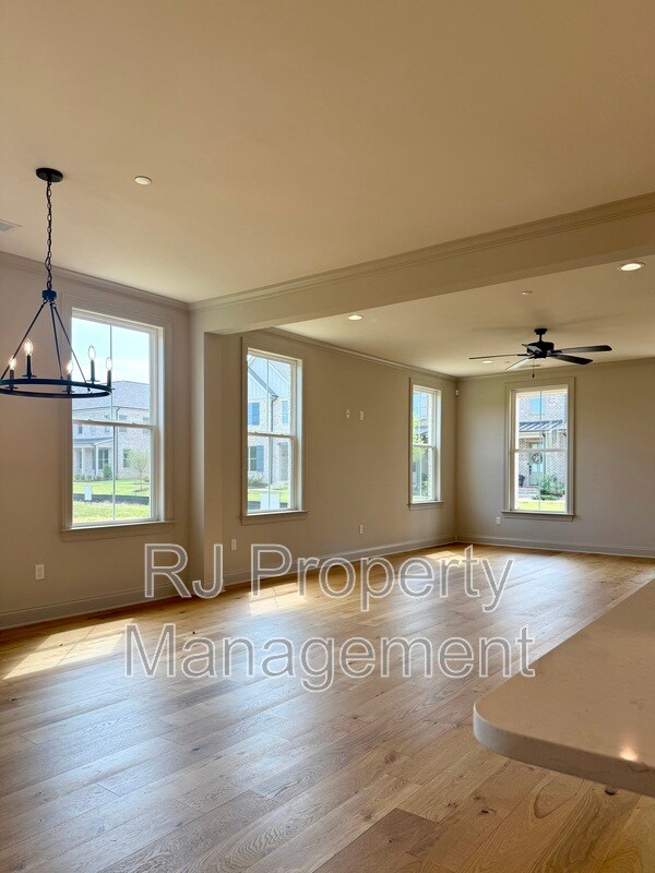 Building Photo - 924 Aldwick Dr