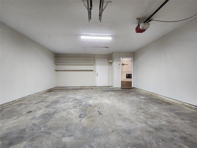 Building Photo - 9210 Meaux Dr