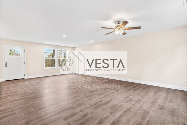 Building Photo - 2506 Turnpike Rd