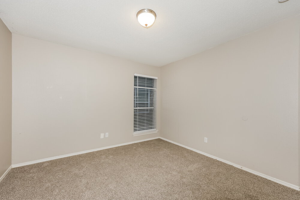 Building Photo - 2844 Claremont Dr