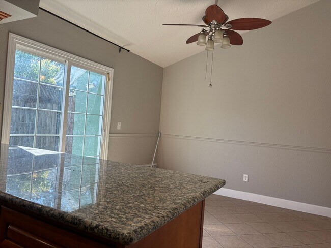Building Photo - 1150 Buckthorn Ln