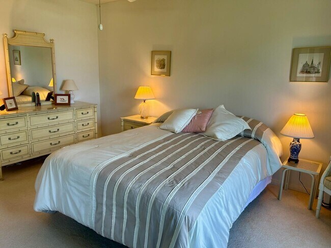 Building Photo - 1 SE Turtle Creek Dr