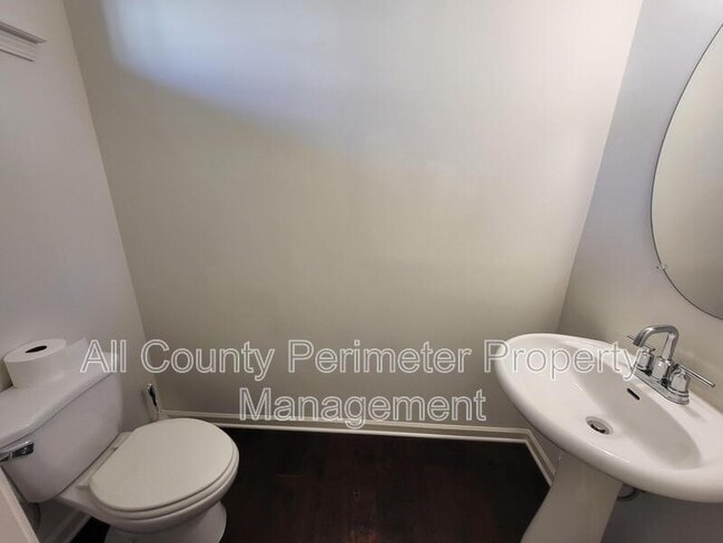 Building Photo - 5163 Madeline Pl