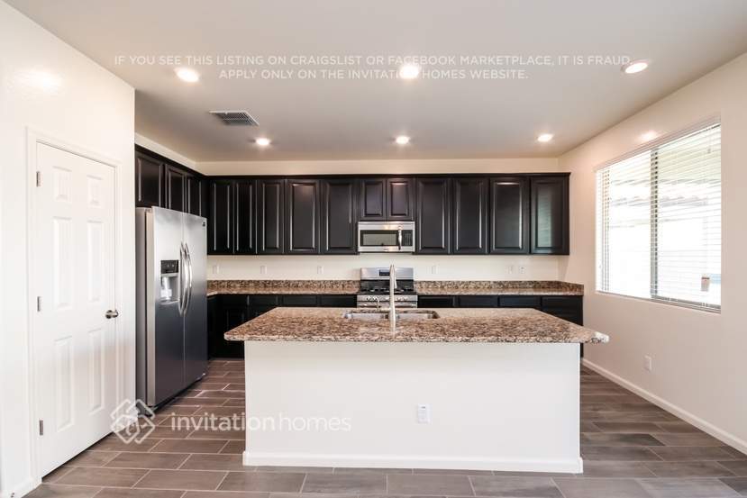 Building Photo - 1738 W Lacewood Pl