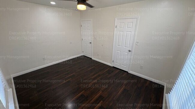 Building Photo - 2 bedroom 1 bathroom house located in the 93307 zipcode near E Brundage Ln/ Madison St