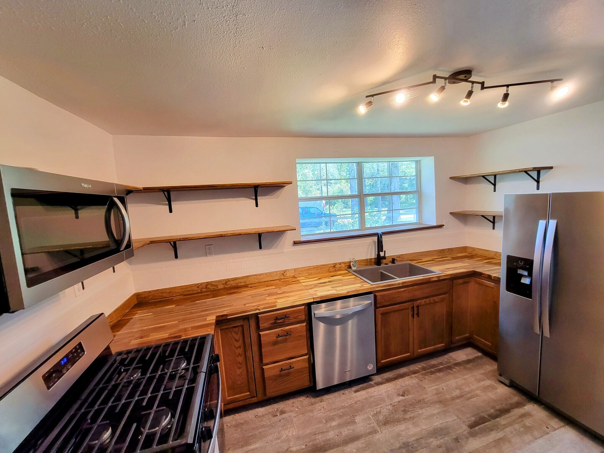 Kitchen - 71364 Saint Charles St