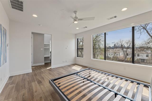 Building Photo - 4522 Deere St