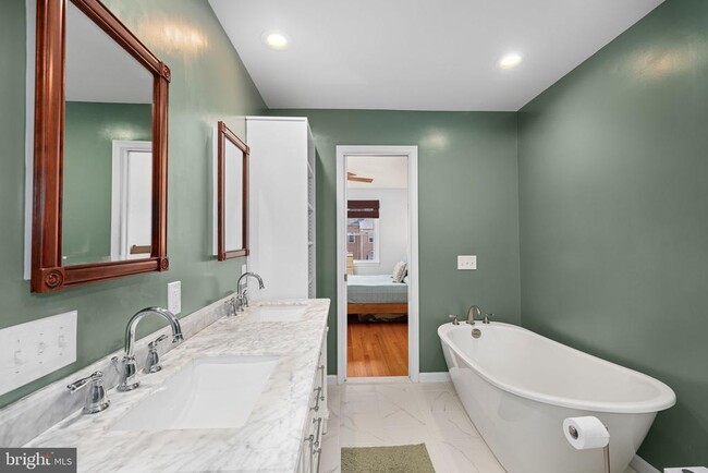 Building Photo - 535 Colecroft Ct