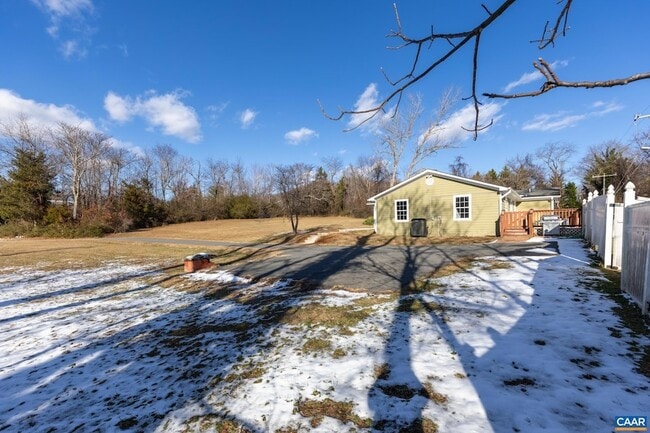 Building Photo - 703 Tilman Rd