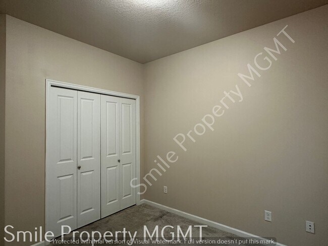 Building Photo - single house