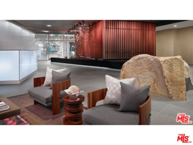 Building Photo - 3785 Wilshire Blvd
