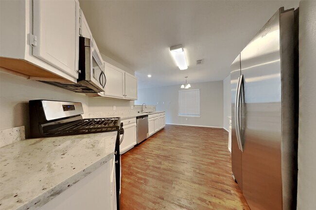 Building Photo - 19538 Shady Bank Dr