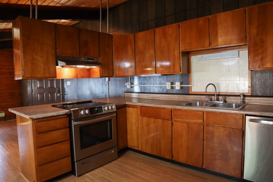 Building Photo - 3185 Daphne Ln