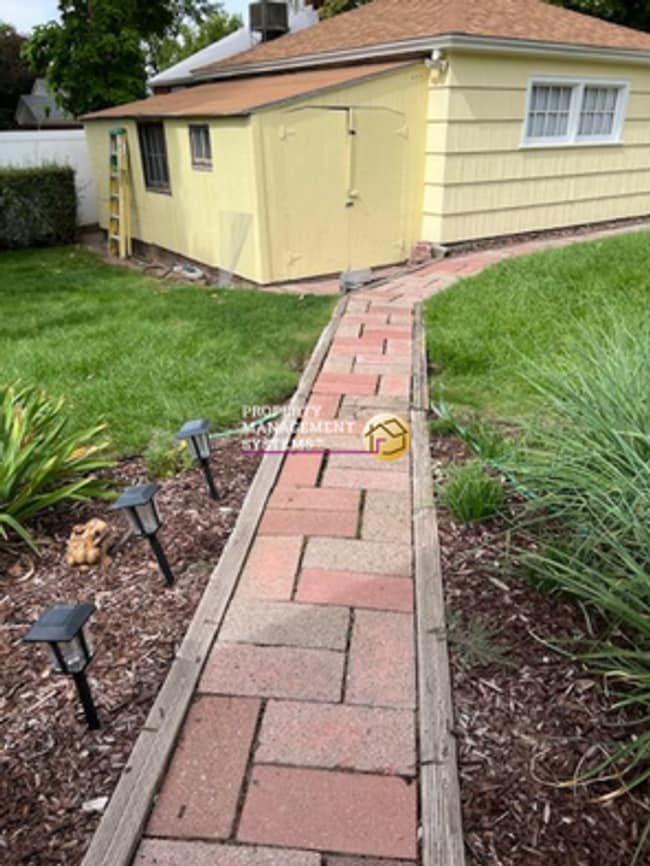 Building Photo - 1 Bedroom Bungalow in Holladay