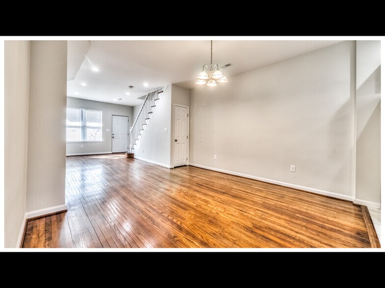 Building Photo - 3336 W Caton Ave