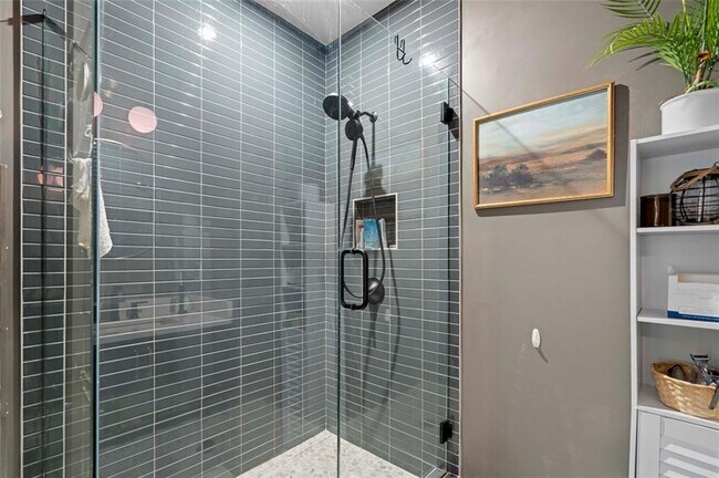 Building Photo - 1328 Breezy St SE