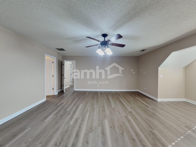 Building Photo - 76 Oak Springs Ln