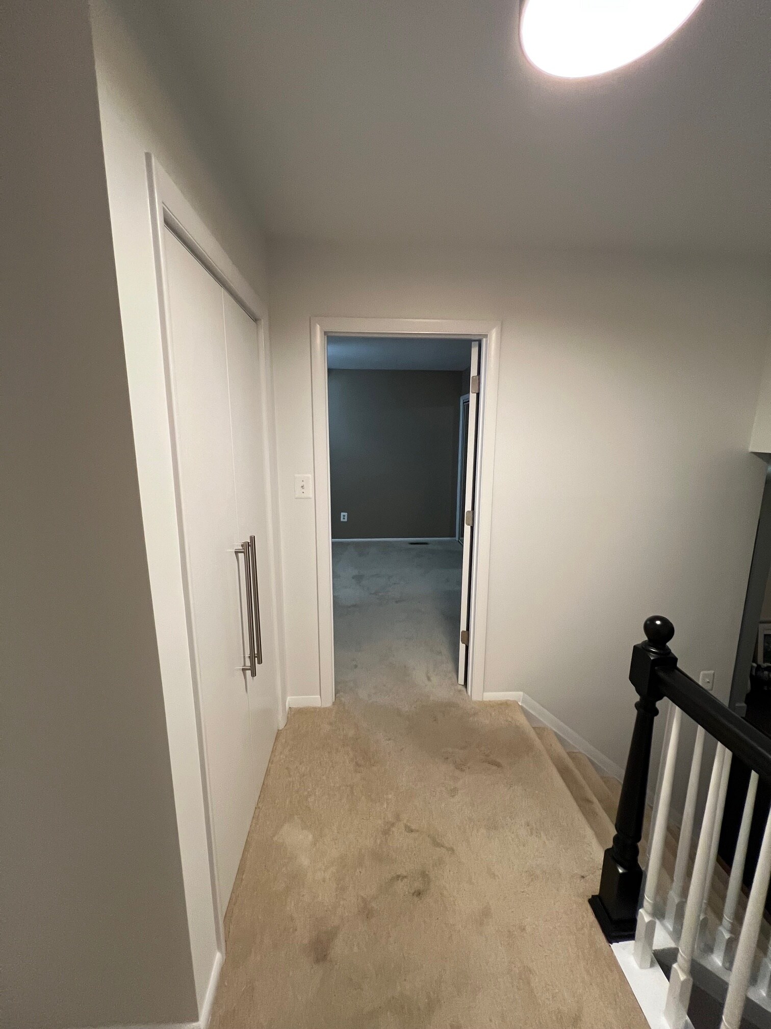 Building Photo - 220 Sugarland Run Dr