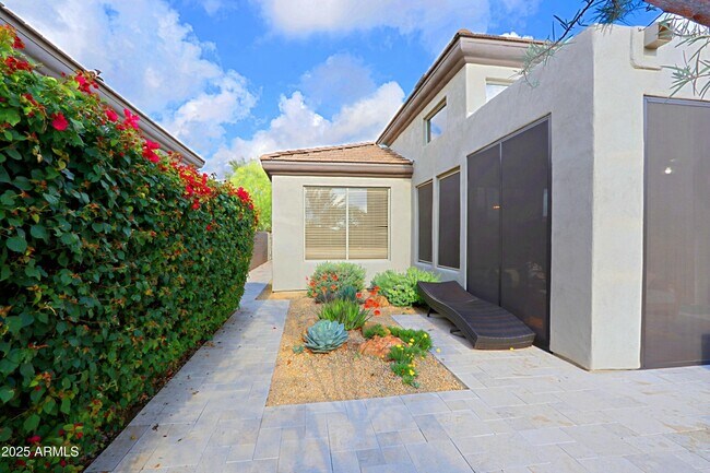 Building Photo - 6939 E Bramble Berry Ln