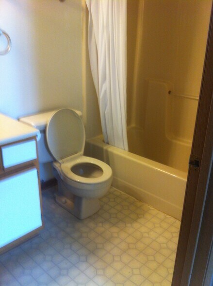 Building Photo - 3248 S 92nd St