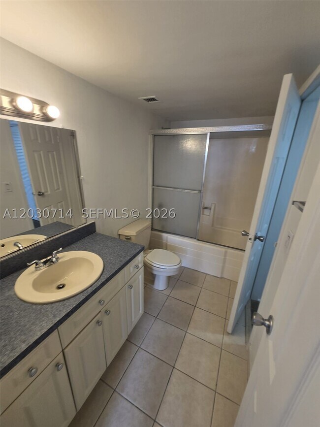 Building Photo - 13499 Biscayne Blvd