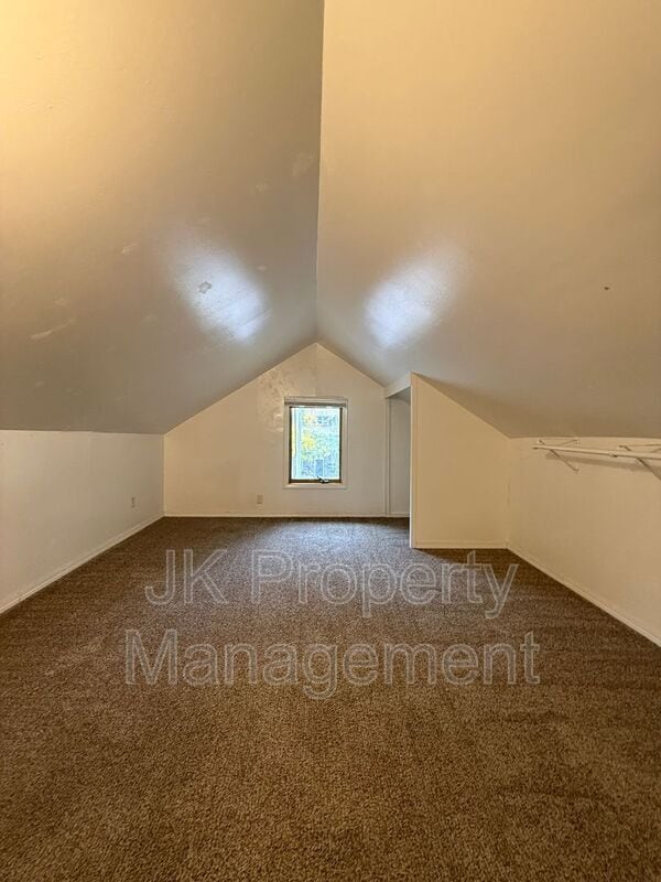 Building Photo - 609 6th Ave N