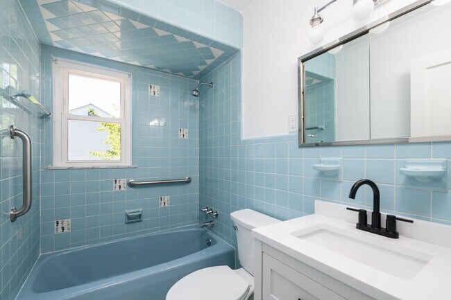 Building Photo - 361 Meadowbrook Ave