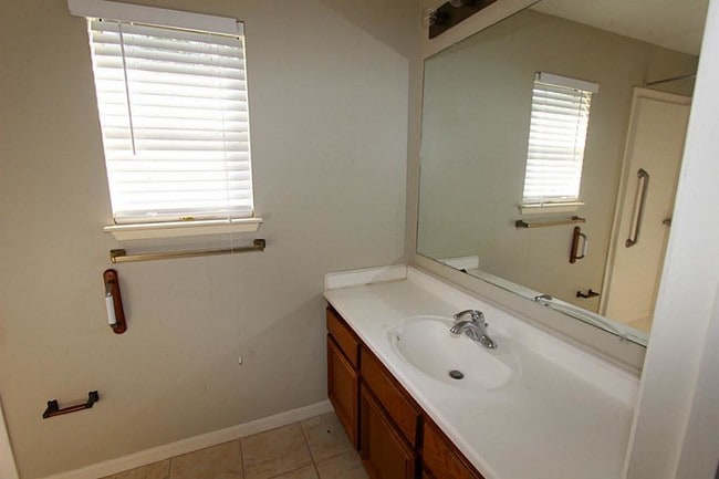 Building Photo - 4330 Maple Cross Dr