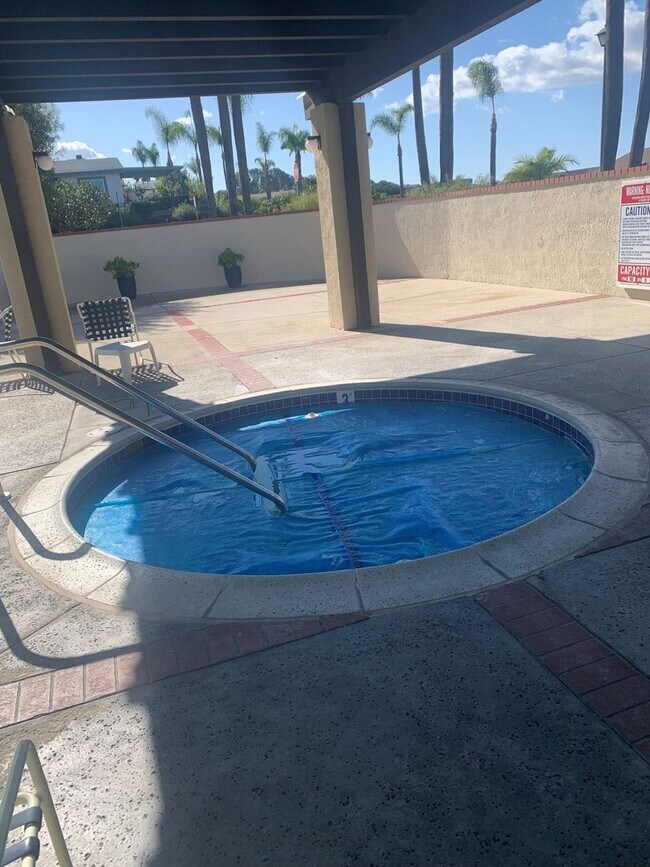 Building Photo - **Senior Community 55+ and Older** Large Home with Views!