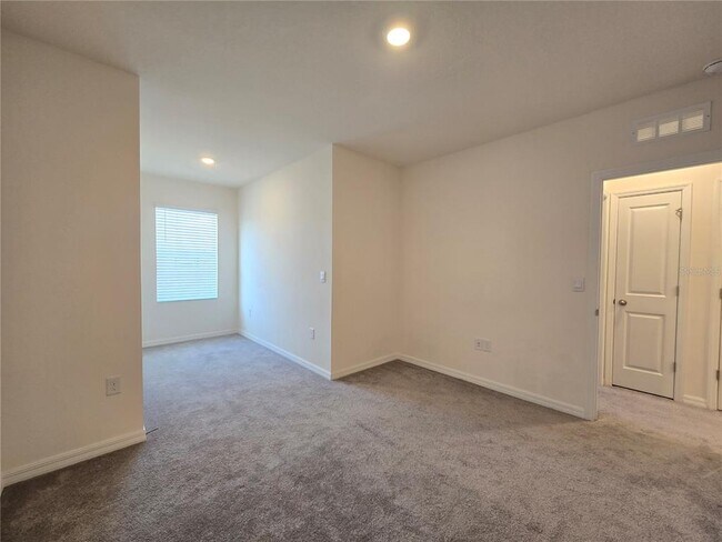 Building Photo - 32803 Pez Landing Ln