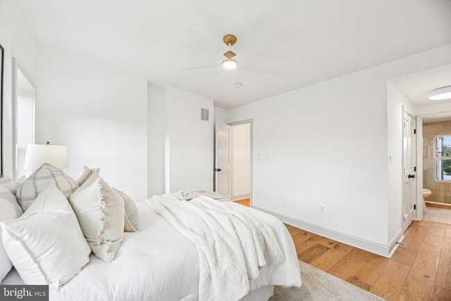 Building Photo - 3348 Chestnut Ave