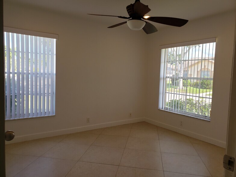 Guest bedroom 1 - 9441 Boca Gardens Cir S