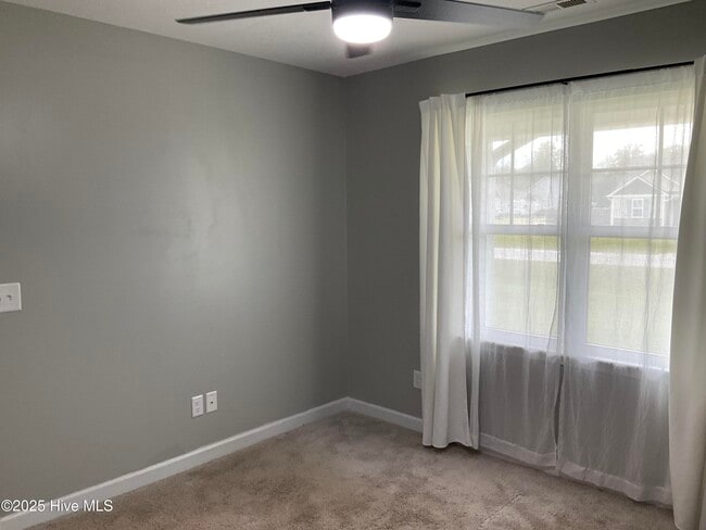 Building Photo - 313 Sunrose Dr