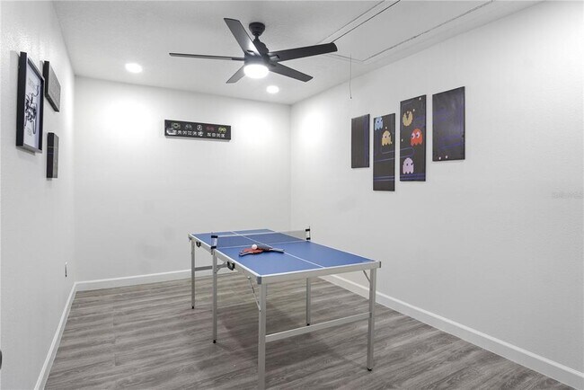 Building Photo - 2540 Albany Dr