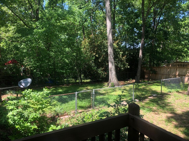 Fenced in Yard - 1117 Henry Dr