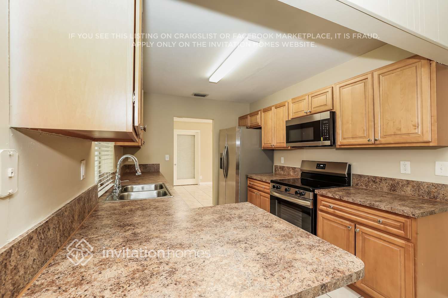 Building Photo - 321 Canterbury Dr W