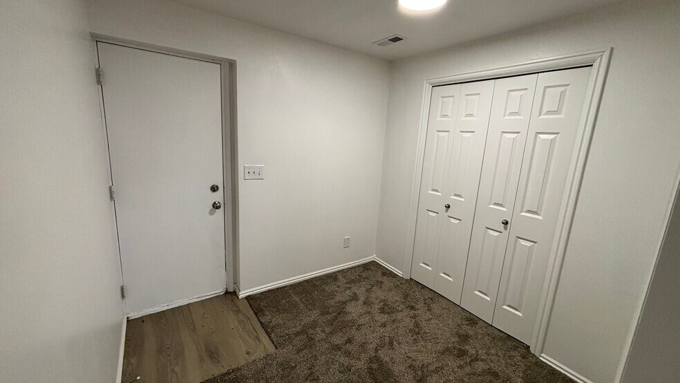 Building Photo - 391 S 1000 W St