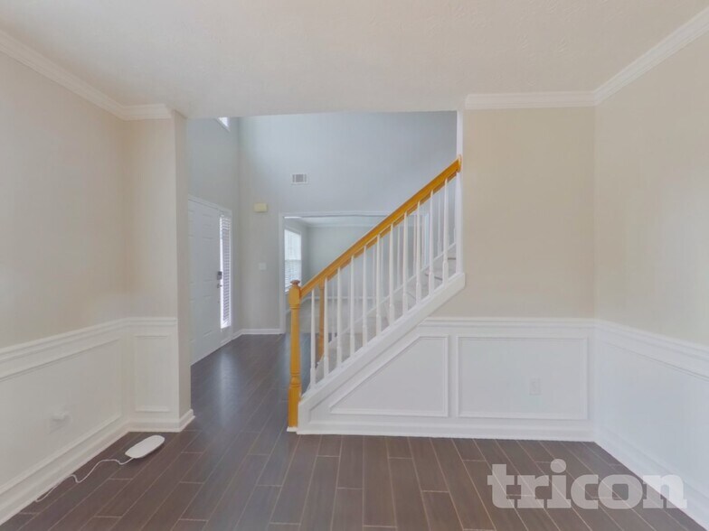 Building Photo - 315 Avonlea Dr