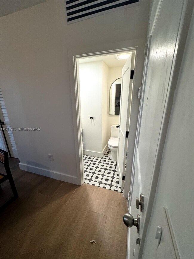 Building Photo - 10185 Collins Ave