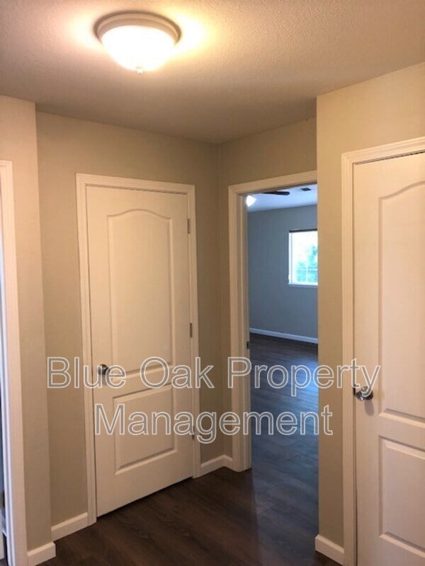 Building Photo - 2158 Robailey Dr