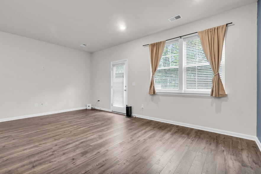 Building Photo - 19 Katherine Dr