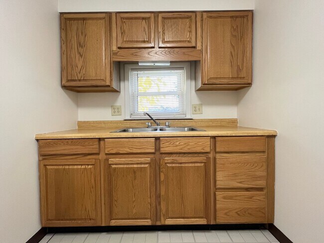 Building Photo - djb304