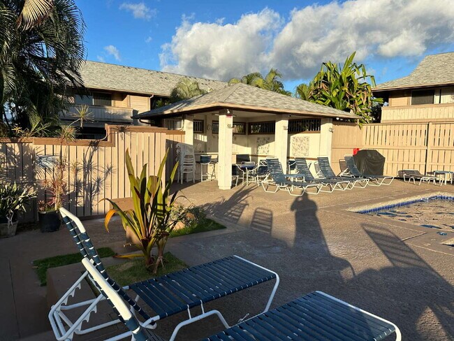 Building Photo - Updated Ground-Floor 1BR Condo in Palm Villas II